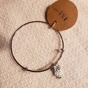 🆕️ 🦉Owl Charm Bracelet NWT Designed in Chicago